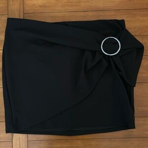 Women’s Express skirt, black, size large